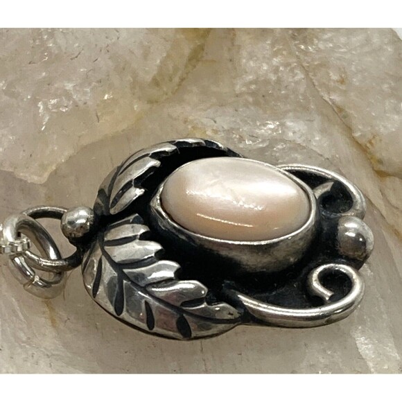 Vintage SW Style Pink Mother of Pearl 16'' Necklace Sterling 925 Silver 3.4g - Picture 5 of 8